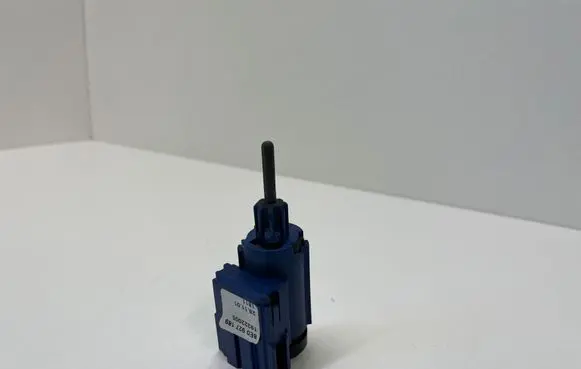 Audi A4 S4 B6 8E 8H Brake pedal sensor switch 8E0927189