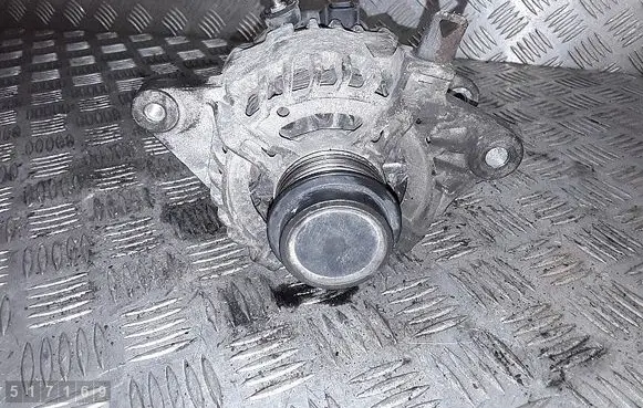 Toyota Auris 150 Generator/alternator 270600t010