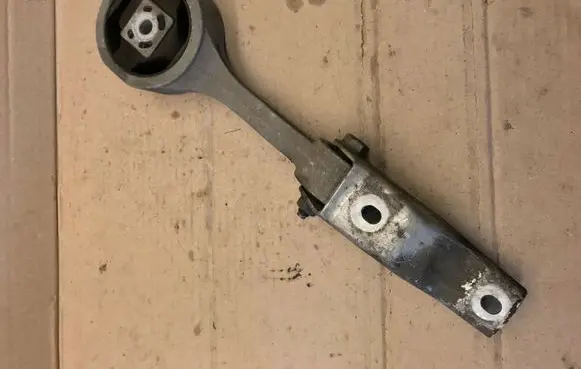 Volkswagen Polo V 6R Engine mount bracket 6Q0199851AJ