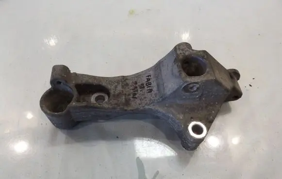 Skoda Fabia Mk2 (5J) Generator/alternator bracket 03G903143C