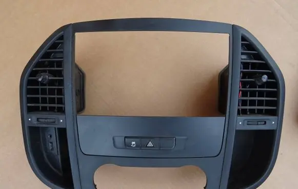 Mercedes-Benz Vito Viano W447 Radio/GPS head unit trim A4476890011