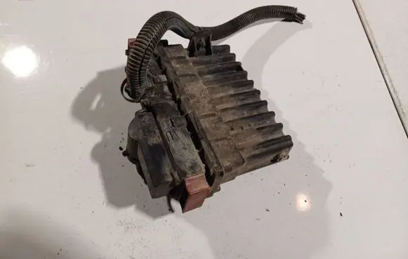 Coolant fan relay