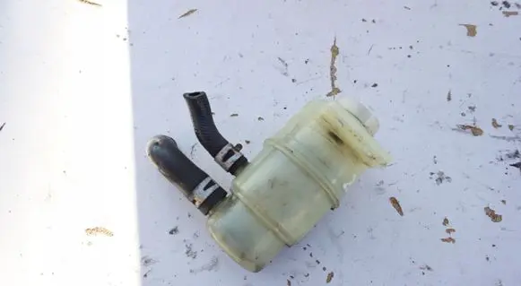 Mitsubishi Outlander Power steering fluid tank/reservoir 