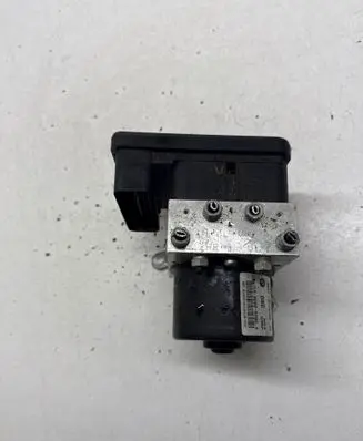 BMW 1 E81 E87 ABS Pump 6778163 34516778163 3451677816301