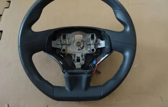 Citroen C3 Steering wheel 12447261299