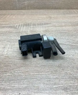 Opel Corsa C Turbo solenoid valve 72190338 8972183310