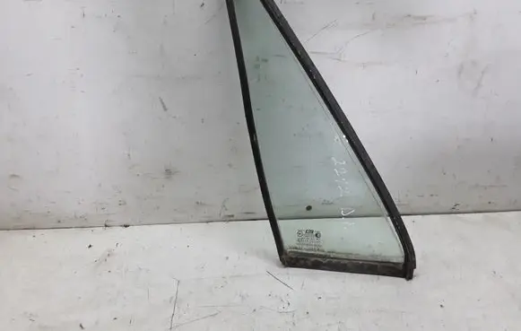 Hyundai Galloper Front door vent window glass four-door 