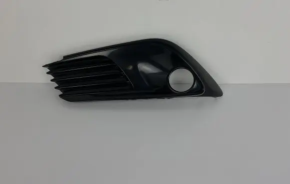 Toyota Auris E180 Front bumper lower grill 8148202570