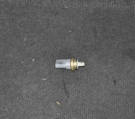 Audi A4 S4 B7 8E 8H Oil temperature sensor 06A919501A