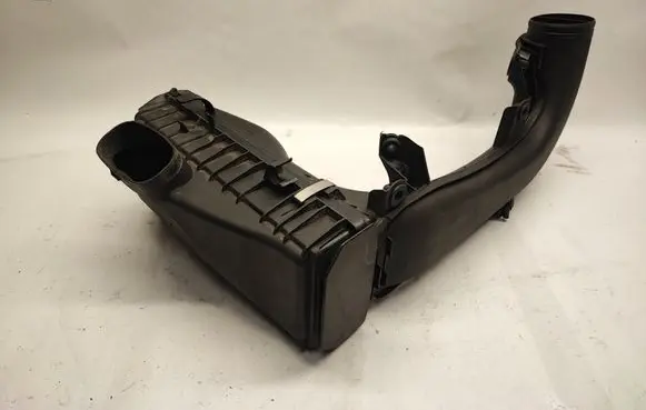 BMW 4 F36 Gran coupe Air filter box 8573761 8573869
