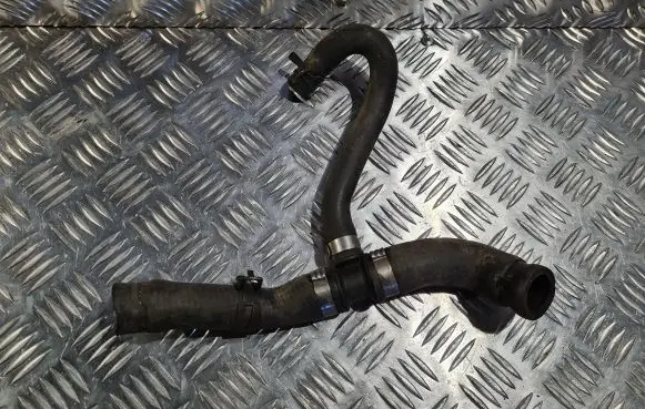 Audi A4 S4 B5 8D Engine coolant pipe/hose