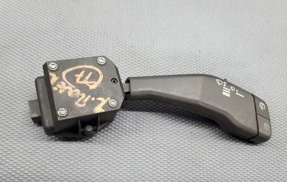 Land Rover Evoque II Headlight wiper switch 