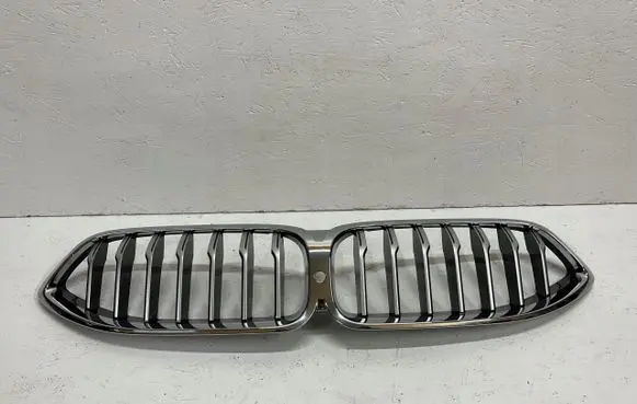BMW 8 G14 Front grill 8092674