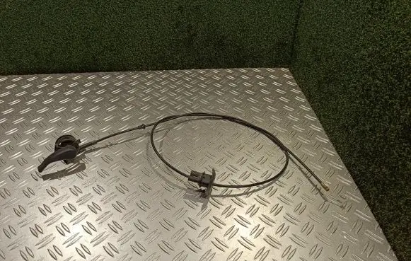 Engine bonnet/hood lock release cable