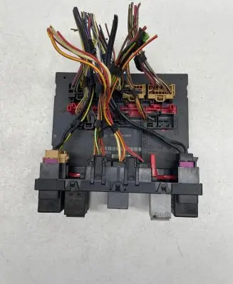 Volkswagen Touran I Comfort/convenience module 3C0937049AE H527S2002 F005V006S1