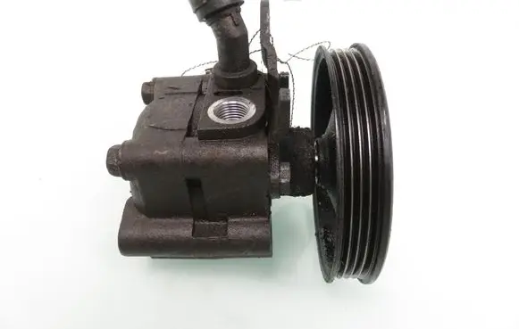 Nissan Almera N16 Power steering pump 
