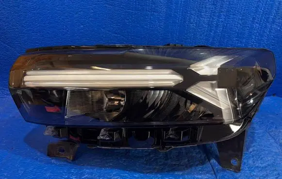 Dacia Duster III Headlight/headlamp 260603515R