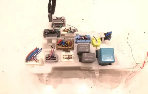 Toyota Aygo AB40 Fuse box set