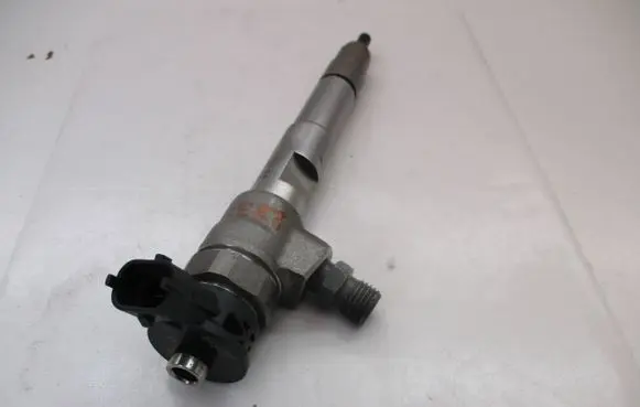 Mercedes-Benz A W177 Fuel injector 0445110800 H8201636333 K9K471
