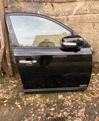 KIA Sorento Front door