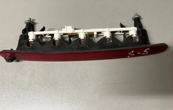 Suzuki Swift I Third/center stoplight 3581063J0