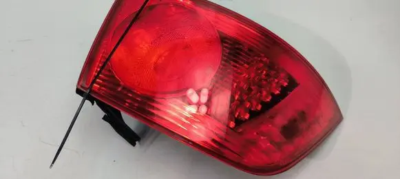 Volkswagen Phaeton Rear/tail lights 333155L
