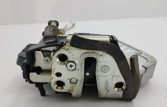 Lexus IS 220D-250-350 Rear door lock 5K1618