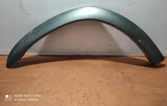 Mitsubishi Pajero Sport I Fender trim (molding) 