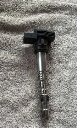 Volkswagen Eos High voltage ignition coil 06F905115F