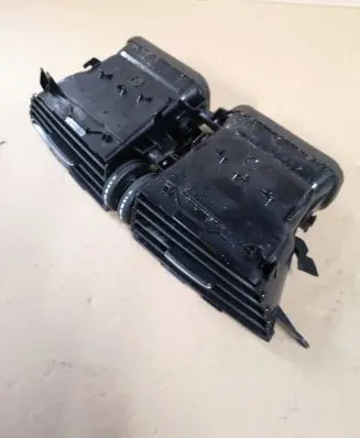 Mercedes-Benz C W204 Dash center air vent grill A2048306064