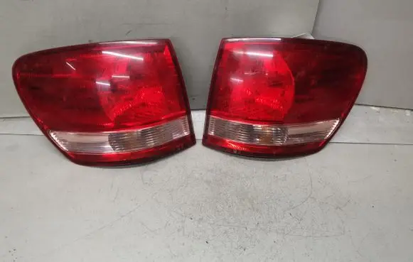 Toyota Avensis Verso Rear/tail lights set 