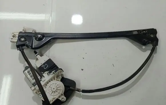 Volkswagen Touran I Sliding door window regulator with motor 