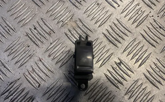 Nissan X-Trail T30 Electric window control switch