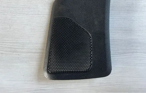 Volvo V70 Rear door speaker cover trim
