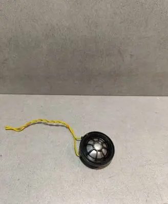 Front door high frequency speaker
