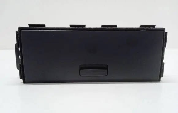 Glove box