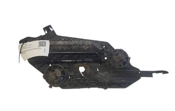 Skoda Octavia Mk2 (1Z) Headlight/headlamp mounting bracket 17035201