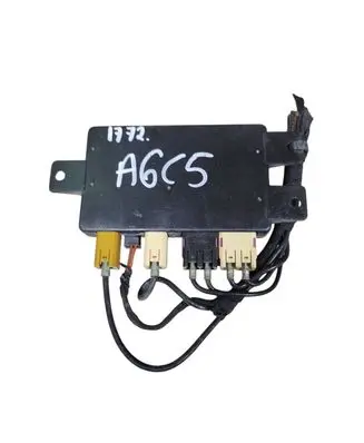 Audi A6 S6 C5 4B Aerial antenna amplifier 