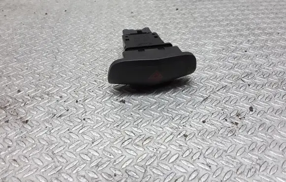 Nissan Primera Hazard light switch 06016