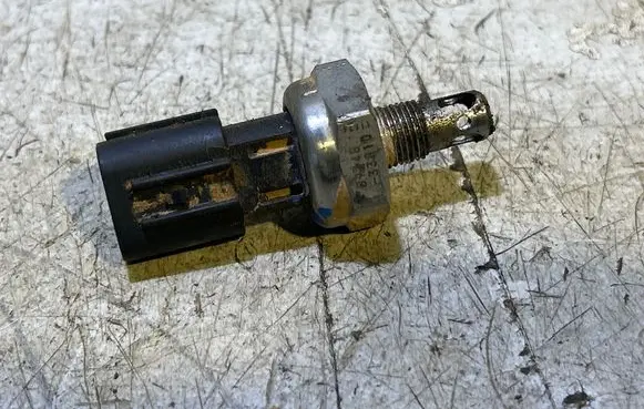 Toyota Yaris XP210 Oil pressure sensor 8944833110