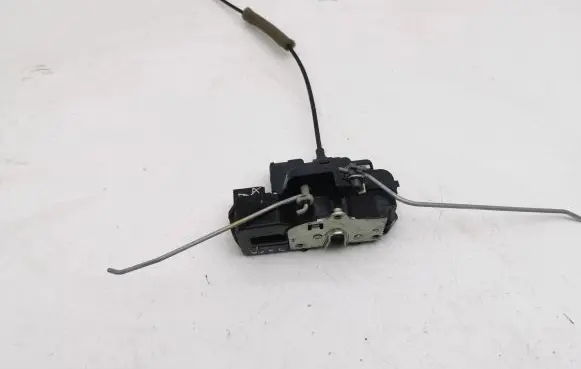 Opel Antara Front door lock
