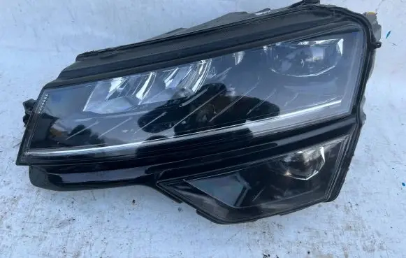 Skoda Karoq Headlight/headlamp 57B941015D 20PL8935