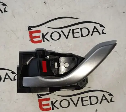 Mazda 3 III Front door interior handle T8315