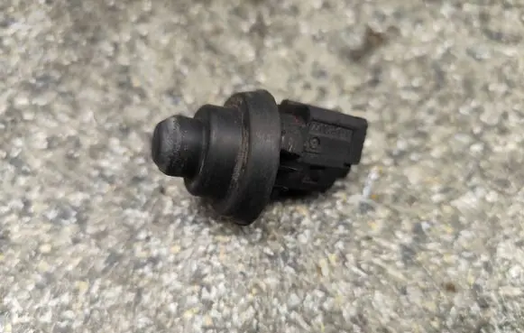 Renault Master II Front door sensor 7700831090