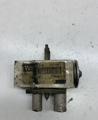 Opel Vectra B Air conditioning (A/C) expansion valve 655701P 52143490 657742E