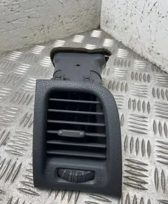 Toyota Previa (XR30, XR40) II Dash center air vent grill 5566028110 5568628070