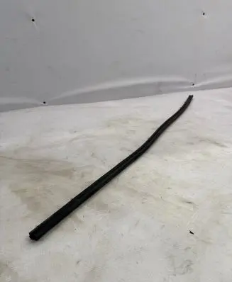BMW 1 F20 F21 Rubber seal front coupe door window 7240850
