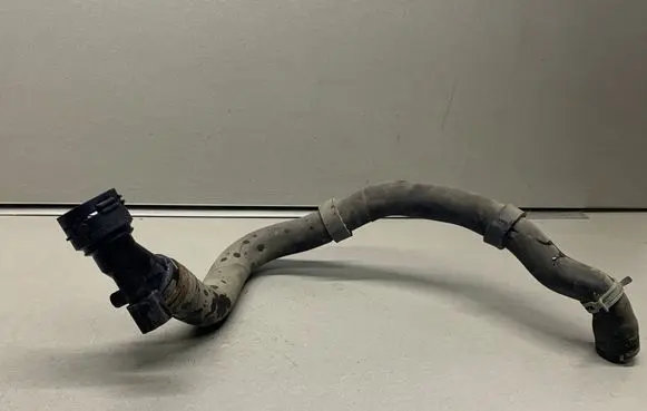 Volkswagen Polo IV 9N3 Engine coolant pipe/hose 6Q0122291F