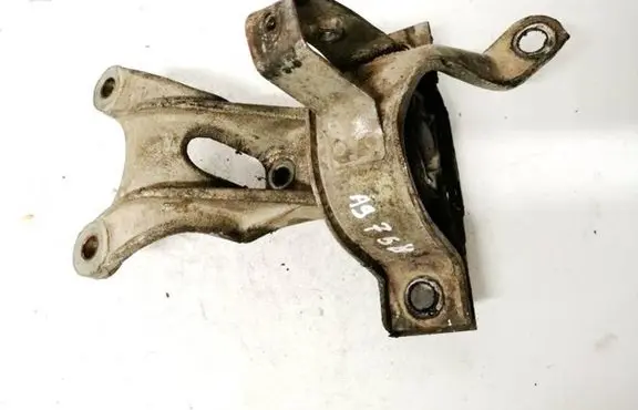 Fiat Doblo Engine mount bracket