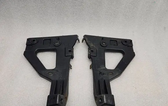 Audi A6 S6 C6 4F Front bumper mounting bracket 4F0807227 4F0807228